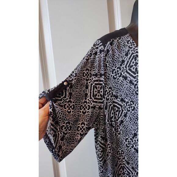 Cato Black/Tan Plus size 22/24 Stretch Tunic Blouse with Neckline Hem Detail - Picture 4 of 13